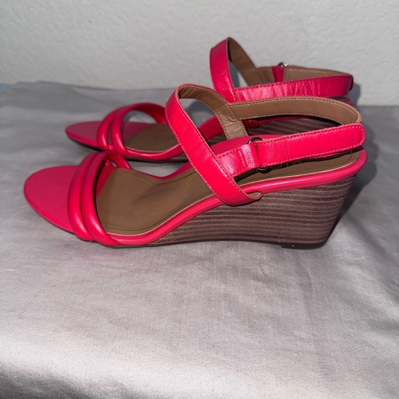 VIONIC Emmy Women's Size 9/EU 41 Coral Pink Orthotic Slingback 3" Wedge Sandals - Picture 2 of 11